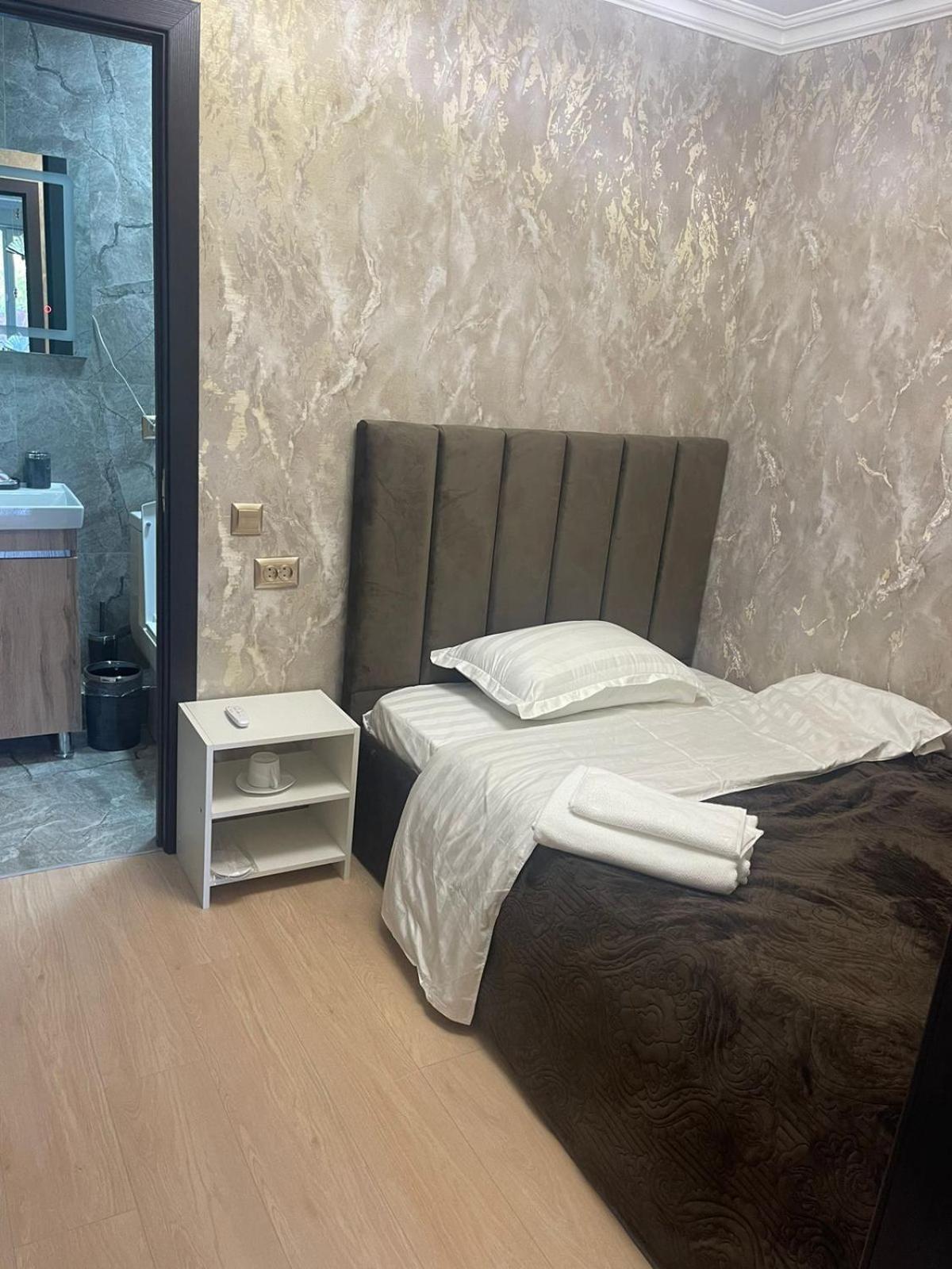 Hotel Lion 알마티 외부 사진